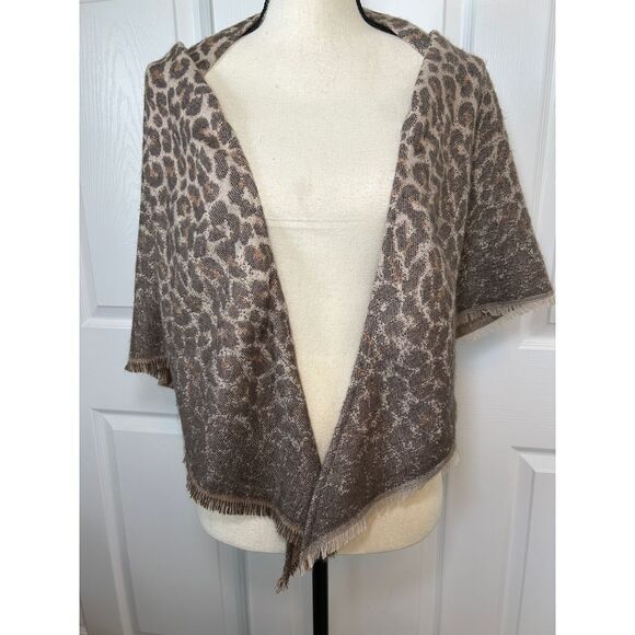 J.Jill Scarf Beautiful and Cozy Ombré Leopard Jacquard Triangle Scarf - Picture 2 of 6